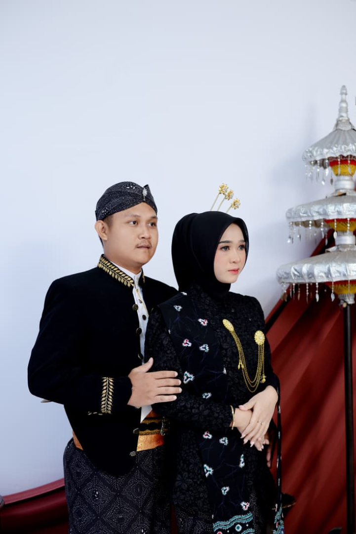 https://UndangannikahanPurwati-Akhmad.webnikah.com/dirmember/00000029/Purwati_Akhmad/photo-287378-338940-l-202609160920.jpg