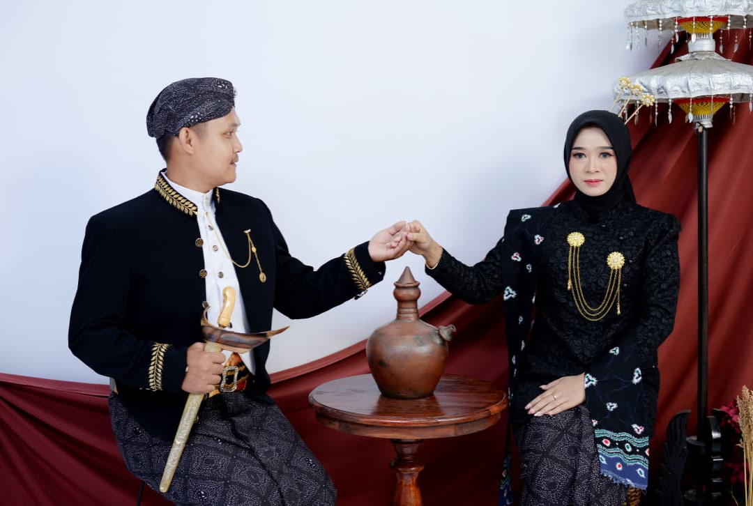 https://UndangannikahanPurwati-Akhmad.webnikah.com/dirmember/00000029/Purwati_Akhmad/photo-287378-338948-l-202609160923.jpg
