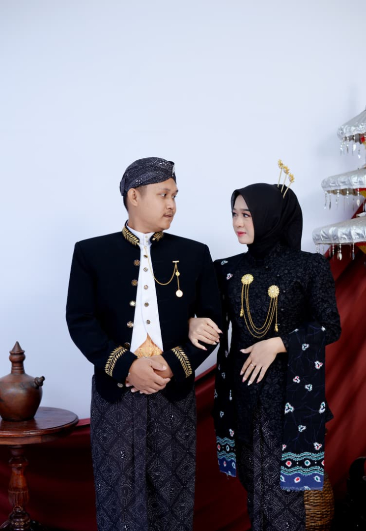 https://UndangannikahanPurwati-Akhmad.webnikah.com/dirmember/00000029/Purwati_Akhmad/photo-287378-338949-l-202609160923.jpg
