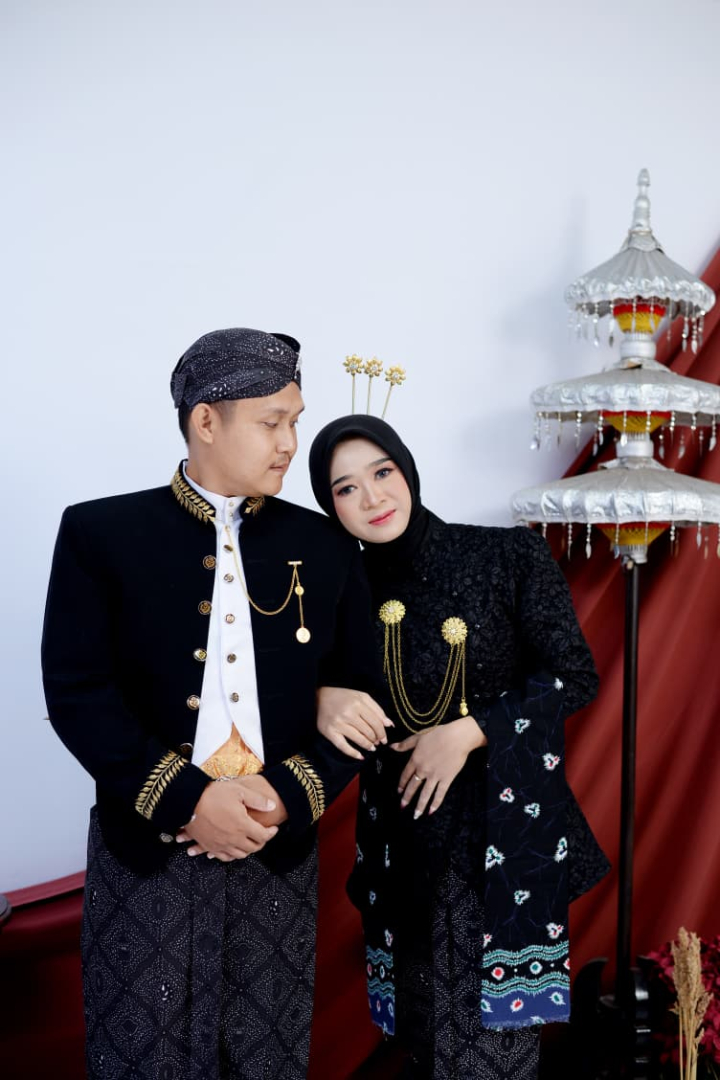 https://UndangannikahanPurwati-Akhmad.webnikah.com/dirmember/00000029/Purwati_Akhmad/photo-287378-338950-l-202609160924.jpg