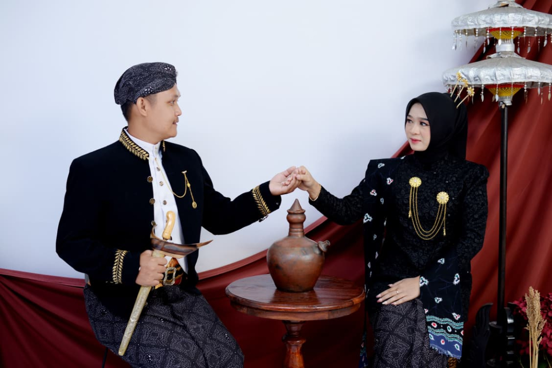 https://UndangannikahanPurwati-Akhmad.webnikah.com/dirmember/00000029/Purwati_Akhmad/photo-287378-338953-l-202609160924.jpg